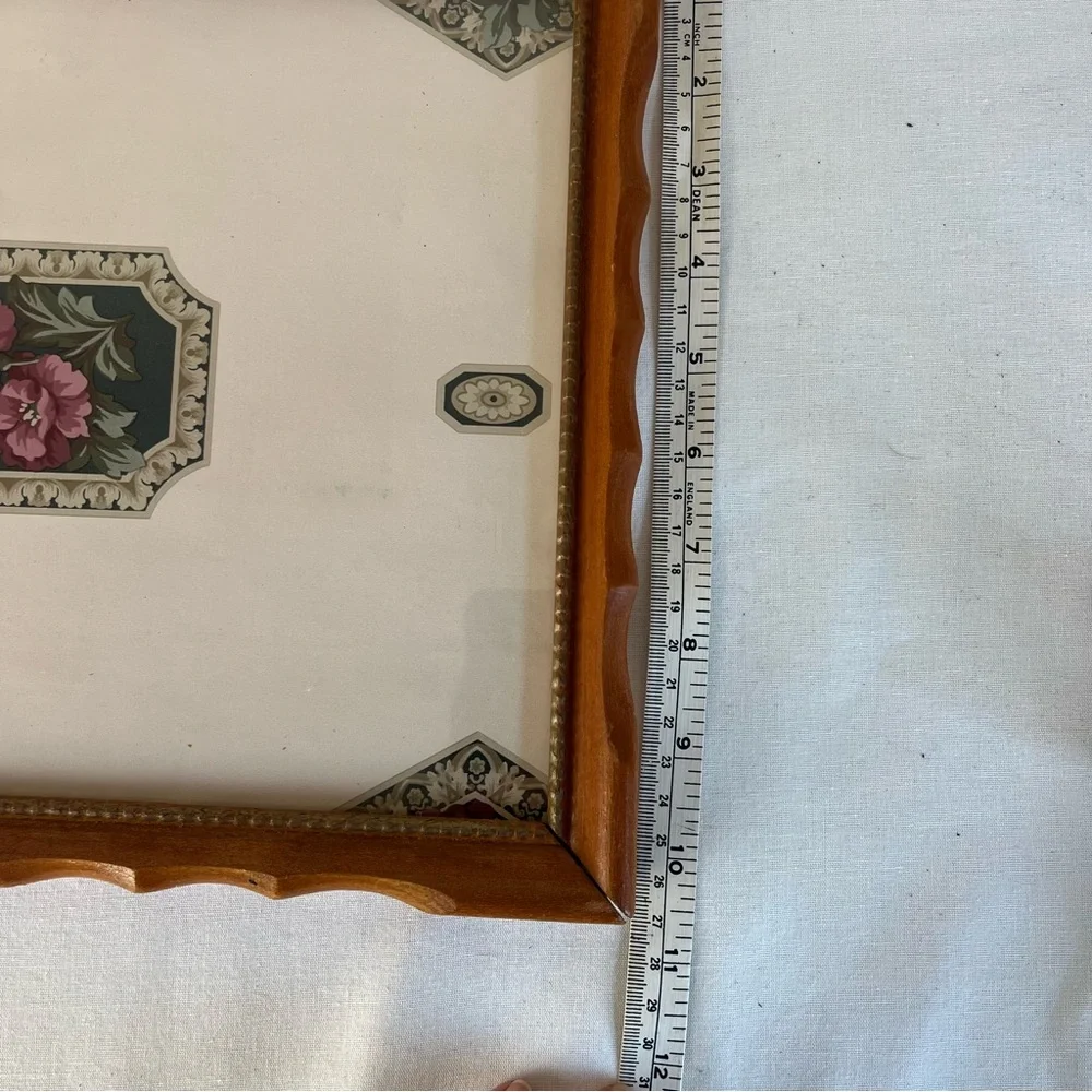 Vintage Sculpted Edge Maple Frame